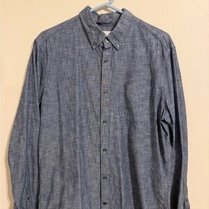 Men's Blue Chambray Button-Up Shirt